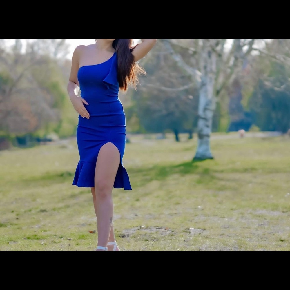 One shoulder dress